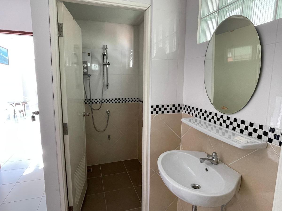 The 4 Blocks At Kata Noi Hotel Екстериор снимка
